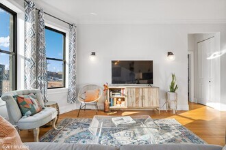 669 W Barry Ave in Chicago, IL - Building Photo - Building Photo