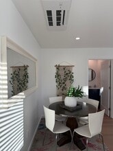 22105 1/2 Dolores St in Carson, CA - Foto de edificio - Building Photo