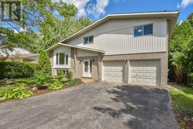 590 Canewood Crescent in Waterloo, ON - Building Photo - Building Photo