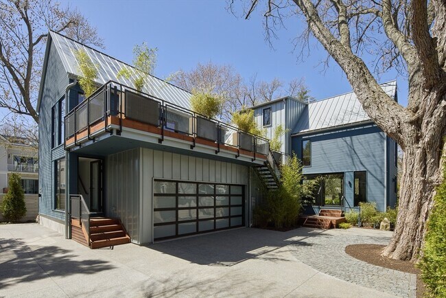 property at 201.5 Lakeview Ave