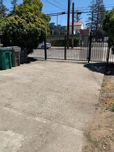 1305 Center St in Oakland, CA - Building Photo - Building Photo