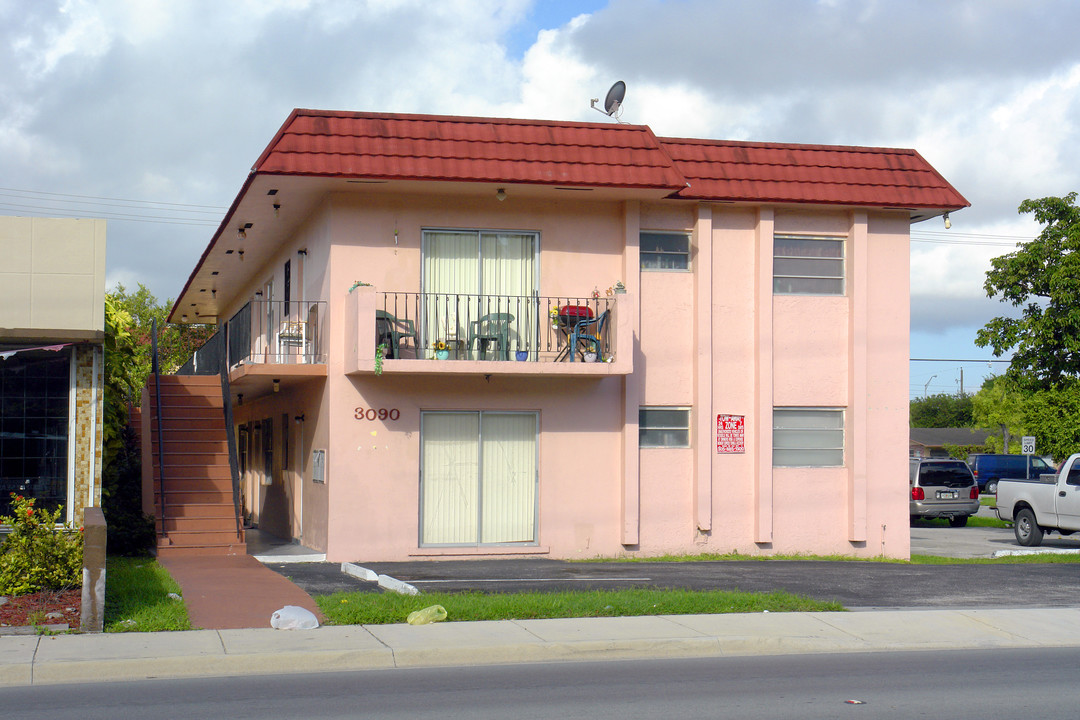 3090 Palm Ave in Hialeah, FL - Building Photo