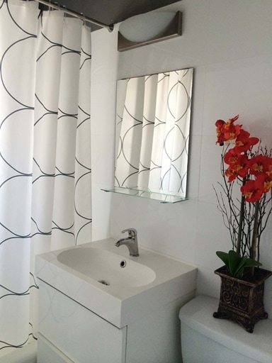 1200 Pennsylvania Ave in Miami Beach, FL - Building Photo - Interior Photo