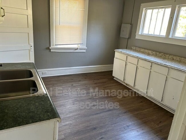 635 E Chappell St in Griffin, GA - Building Photo - Building Photo
