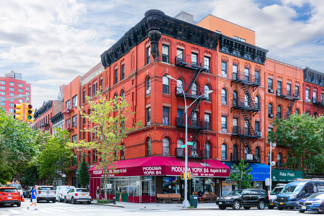 500.5 E 84th St in New York, NY - Foto de edificio