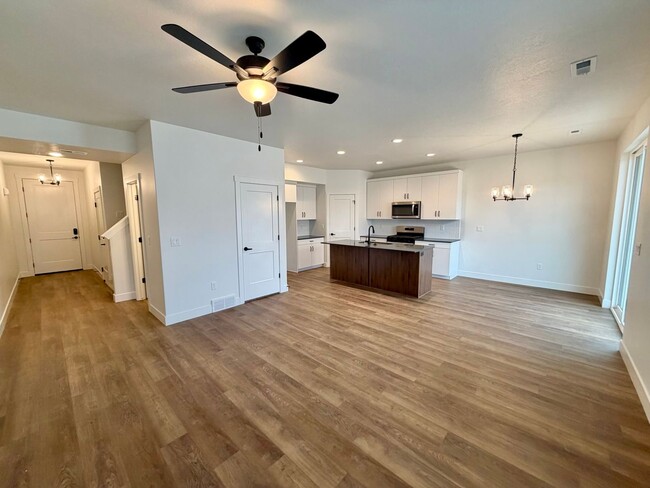 2762 N 2775 W in Plain City, UT - Building Photo - Building Photo