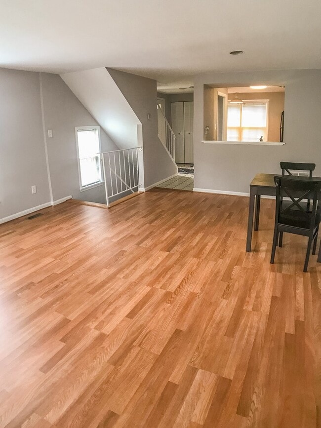 20501 Strath Haven Dr in Gaithersburg, MD - Building Photo - Building Photo