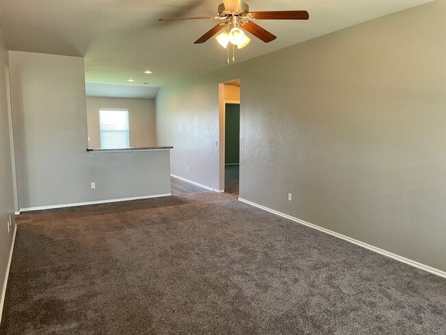 11501 SW 26th St in Yukon, OK - Building Photo - Building Photo