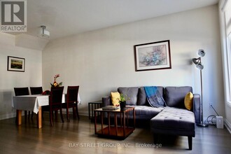 4050-4050 Parkside Village Dr in Mississauga, ON - Building Photo - Building Photo