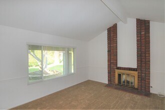 427 S Wrightwood St in Orange, CA - Building Photo - Building Photo