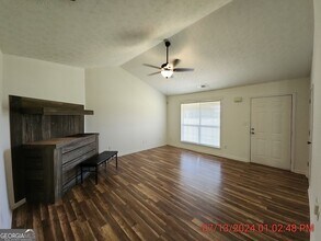 311 Snapping Shoals Rd in Mcdonough, GA - Foto de edificio - Building Photo