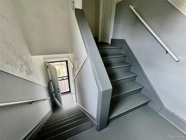 8790 Kimberly Ct, Unit 2 in Detroit, MI - Foto de edificio - Building Photo