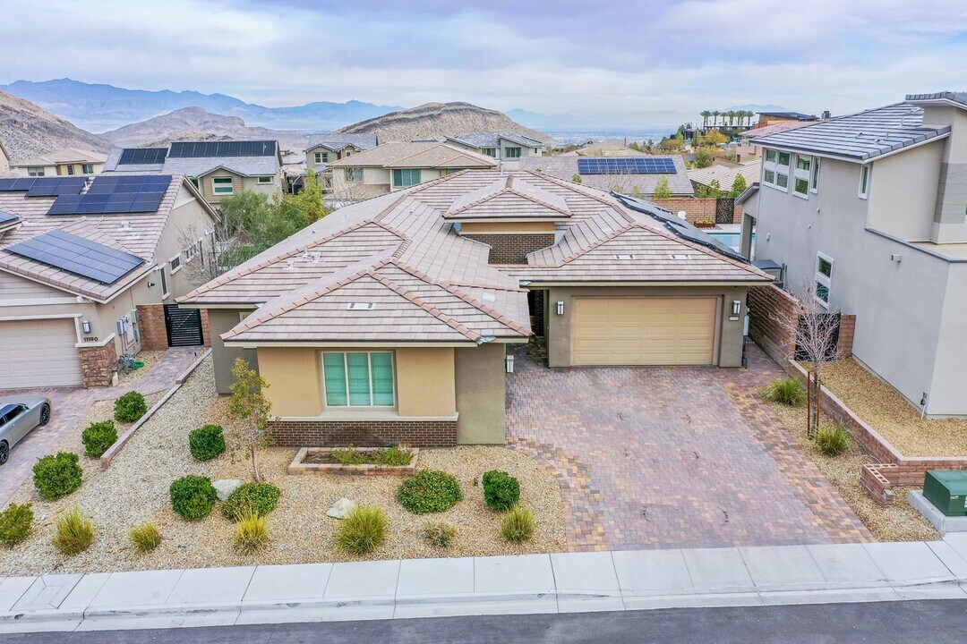 11180 Torch Cactus Dr in Las Vegas, NV - Building Photo