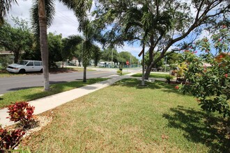 147 NW 10th Ave in Delray Beach, FL - Building Photo - Building Photo