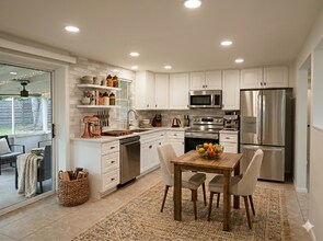 8820 Pohoy Ave in Sarasota, FL - Building Photo - Building Photo