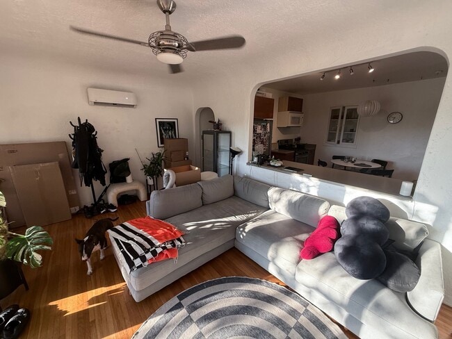 2324 Teviot St, Unit 2324