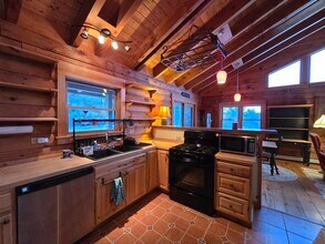 18 Mirror Lk Hts in Canaan, NH - Building Photo - Building Photo