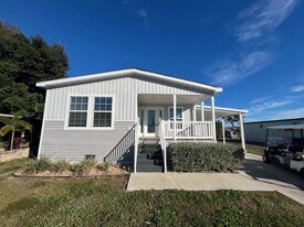 271 Sable Dr in North Fort Myers, FL - Building Photo