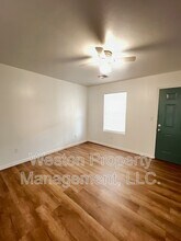 1823 Rutgers Ave in Guthrie, OK - Building Photo - Building Photo