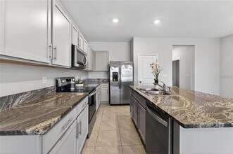 188 Mangrove Shade Cir in Apollo Beach, FL - Building Photo - Building Photo