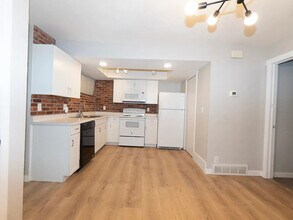 219 E Hill Ave in Murray, UT - Building Photo - Building Photo