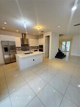 10550 NW 65th Ln in Doral, FL - Building Photo - Building Photo