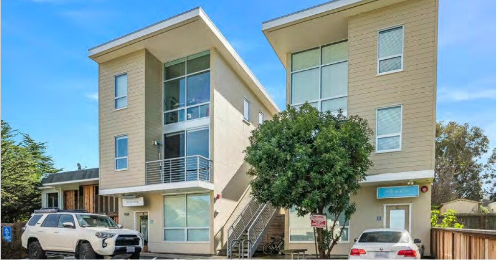 411 Dondee Way in Pacifica, CA - Building Photo