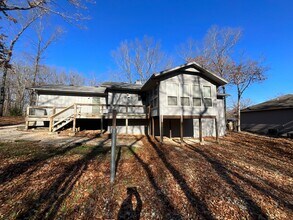 12 Sunderland Dr in Bella Vista, AR - Foto de edificio - Building Photo