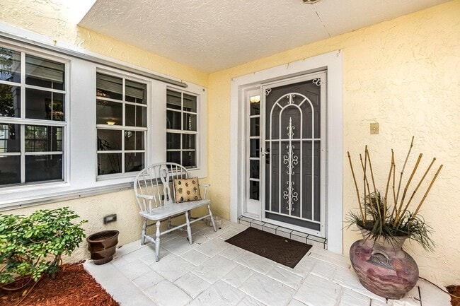 23 Windsor Ln in Palm Beach Gardens, FL - Building Photo - Building Photo