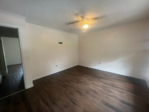 3202 Crestwood Dr, Unit C in Kinston, NC - Building Photo - Building Photo