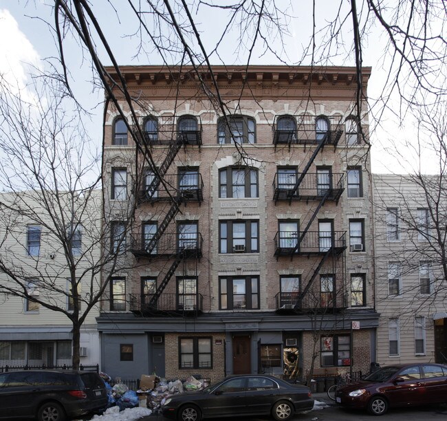 202 Green St in Brooklyn, NY - Building Photo - Building Photo