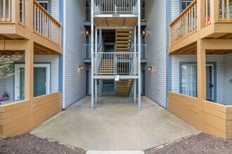 6910 Victoria Dr in Alexandria, VA - Building Photo - Building Photo
