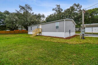 39510 Sunburst Dr in Dade City, FL - Building Photo - Building Photo