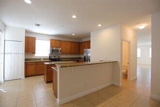 1423 SW 147th Ave in Pembroke Pines, FL - Building Photo - Building Photo