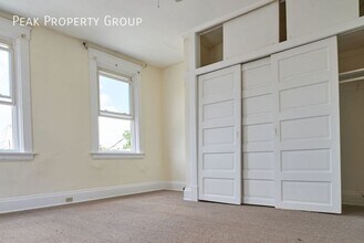 2316 Chickasaw St in Cincinnati, OH - Foto de edificio - Building Photo