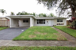781 SW 64th Terrace in Pembroke Pines, FL - Building Photo
