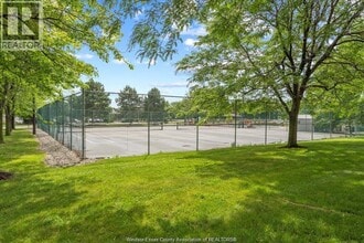 325 Village Grove Dr in Tecumseh, ON - Building Photo - Building Photo