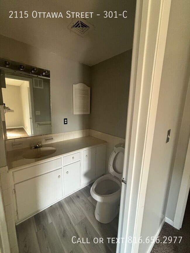 2115 Ottawa St in Leavenworth, KS - Building Photo - Building Photo