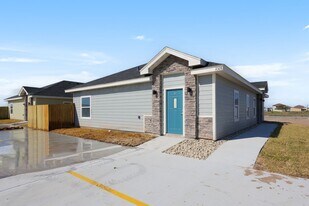 2328 S Vly Cir in La Feria, TX - Building Photo