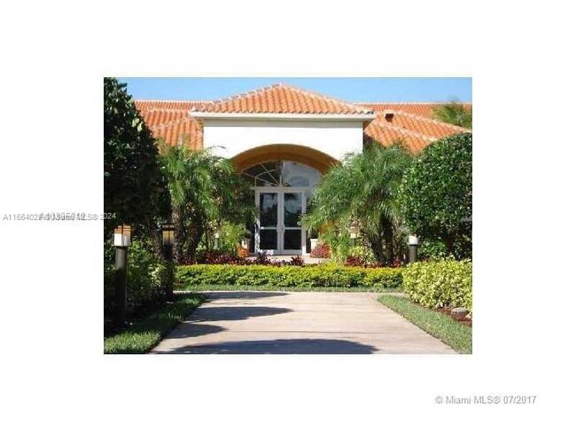 7300 NW 114th Ave in Doral, FL - Foto de edificio - Building Photo