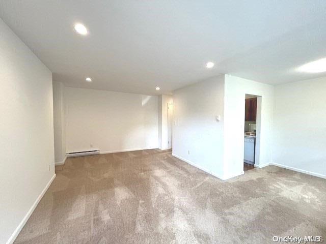 56 Sintsink Dr E-Unit -C in Port Washington, NY - Building Photo - Building Photo