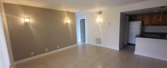 4850 Sable Pine Cir, Unit C1 in West Palm Beach, FL - Building Photo