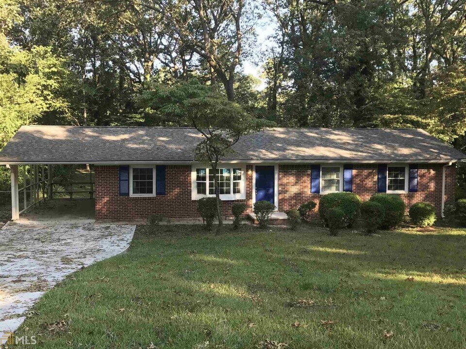 445 Mt Vista Rd in Stone Mountain, GA - Building Photo