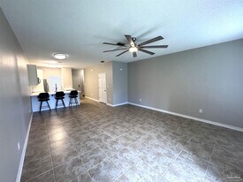 2703 Bay Club Dr in Navarre, FL - Building Photo