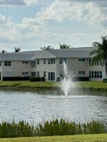 740 Lake Orchid Cir, Unit 109 in Vero Beach, FL - Building Photo