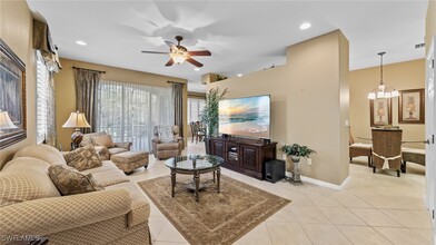 20663 Larino Loop in Estero, FL - Foto de edificio - Building Photo