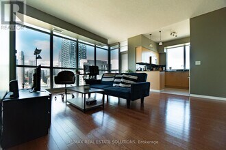 18 Yonge St in Toronto, ON - Building Photo - Building Photo