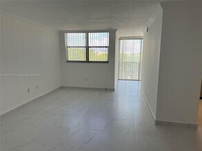 9401 SW 4th St in Miami, FL - Building Photo - Building Photo