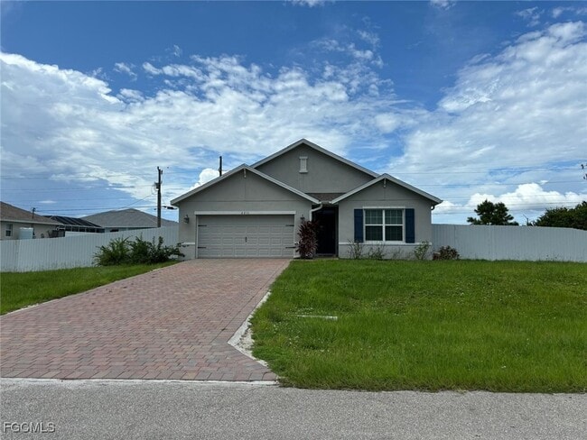 2211 NW 23rd Terrace in Cape Coral, FL - Building Photo - Building Photo
