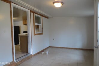 34 Lake Ave in Nassau, NY - Building Photo - Building Photo